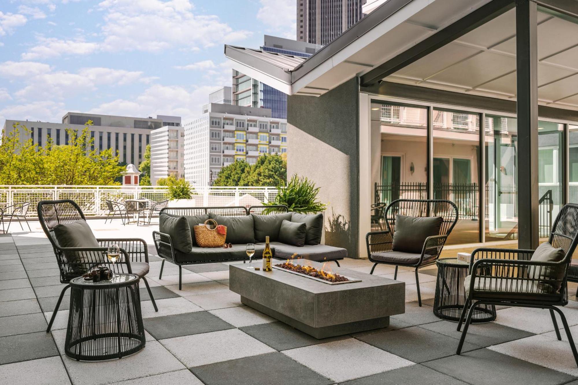 Sonder Midtown South Aparthotel Атланта Екстериор снимка